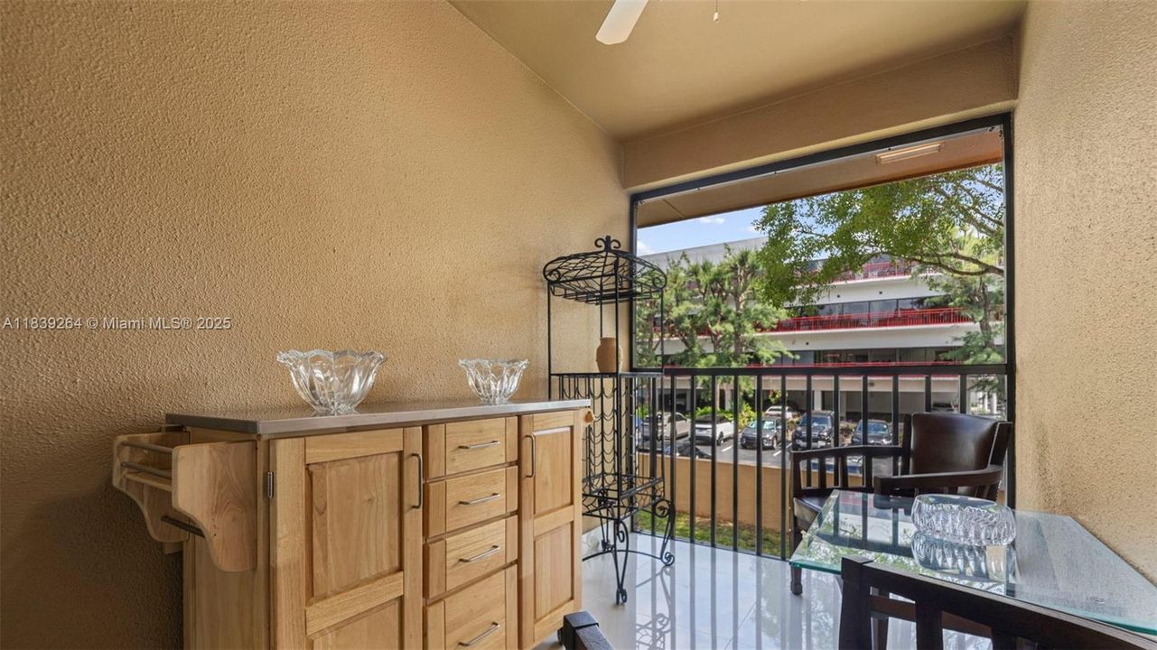 待售: $329,999 (2 贝兹, 2 浴室, 850 平方英尺)