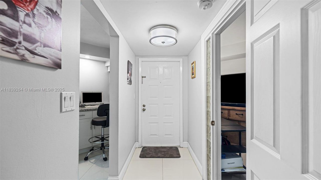 待售: $329,999 (2 贝兹, 2 浴室, 850 平方英尺)