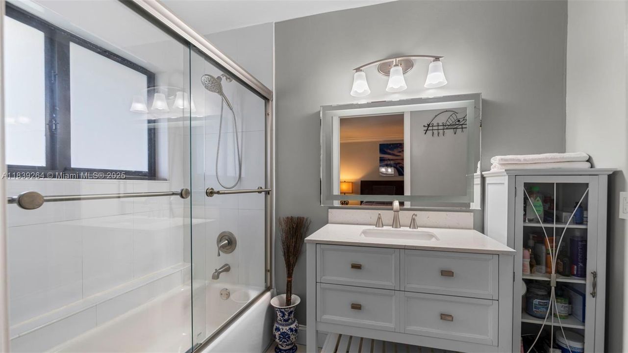 待售: $329,999 (2 贝兹, 2 浴室, 850 平方英尺)