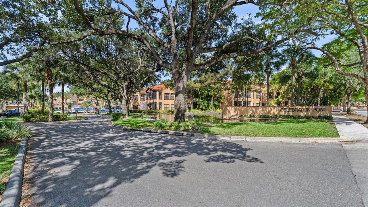 待售: $329,999 (2 贝兹, 2 浴室, 850 平方英尺)