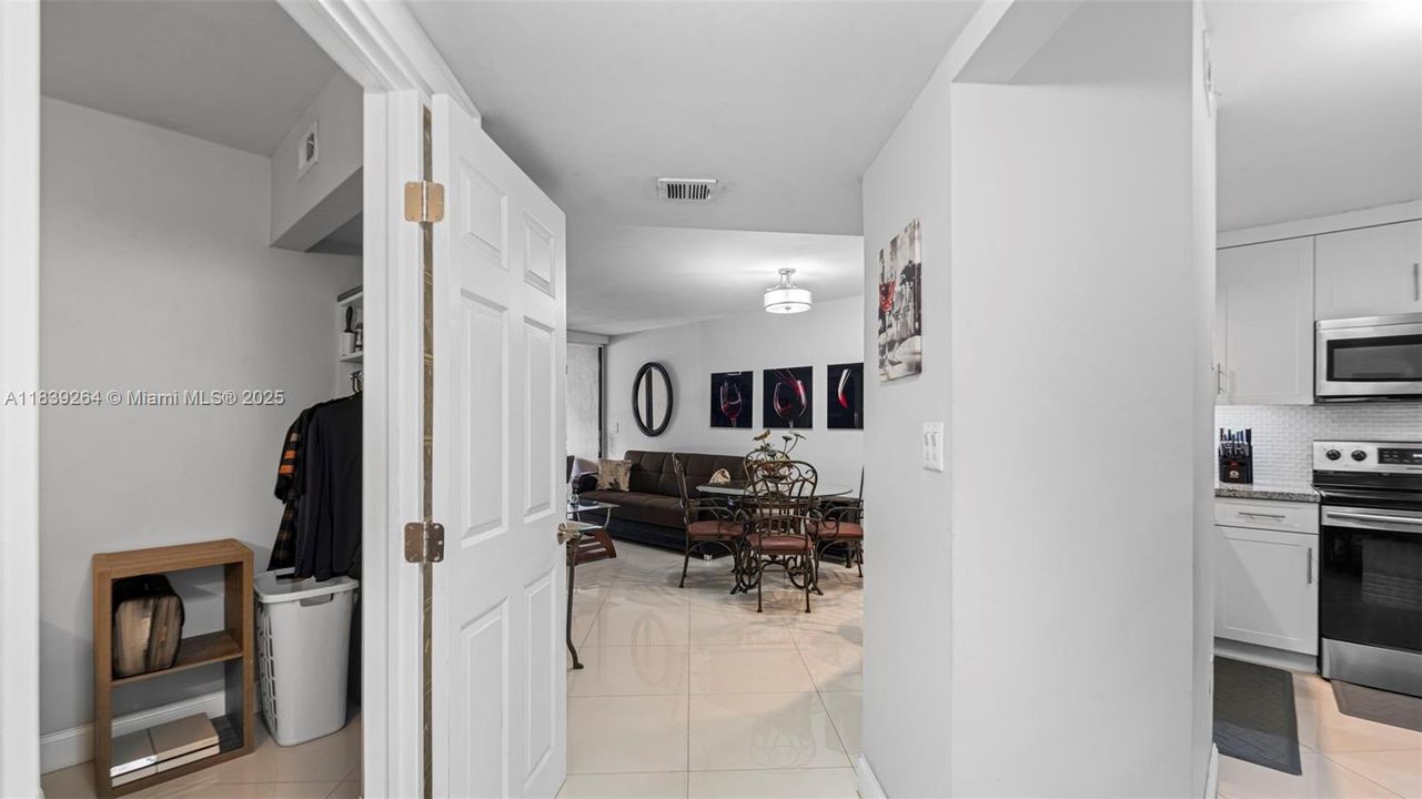 待售: $329,999 (2 贝兹, 2 浴室, 850 平方英尺)