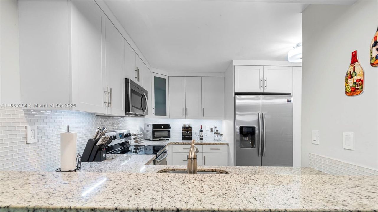 待售: $329,999 (2 贝兹, 2 浴室, 850 平方英尺)