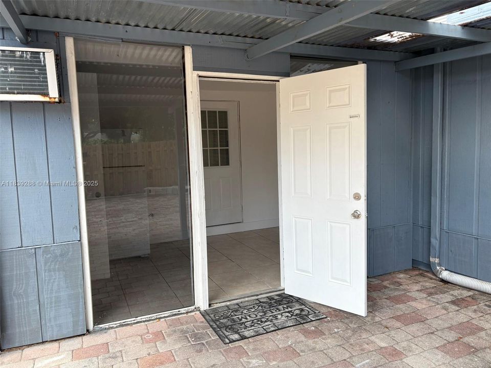 Recently Sold: $314,500 (2 beds, 2 baths, 812 Square Feet)