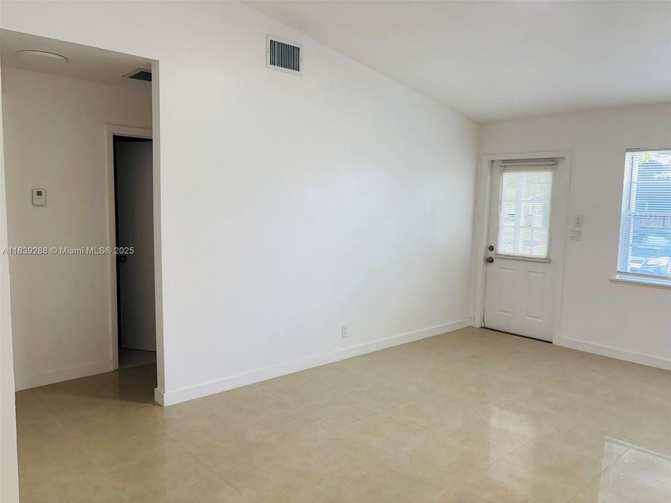 Recently Sold: $314,500 (2 beds, 2 baths, 812 Square Feet)