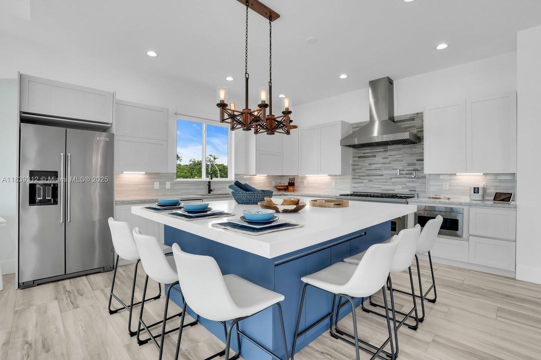 For Sale: $11,900,000 (3 beds, 3 baths, 2886 Square Feet)