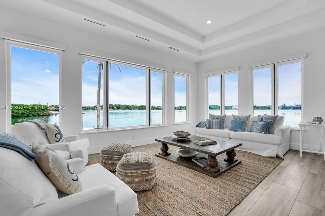 For Sale: $11,900,000 (3 beds, 3 baths, 2886 Square Feet)