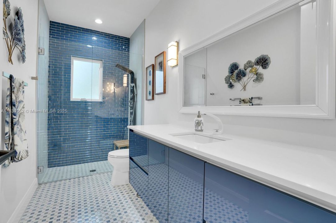 For Sale: $11,900,000 (3 beds, 3 baths, 2886 Square Feet)