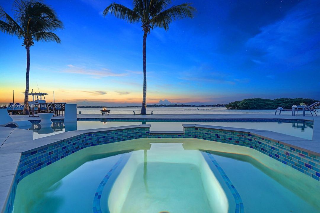 For Sale: $11,900,000 (3 beds, 3 baths, 2886 Square Feet)