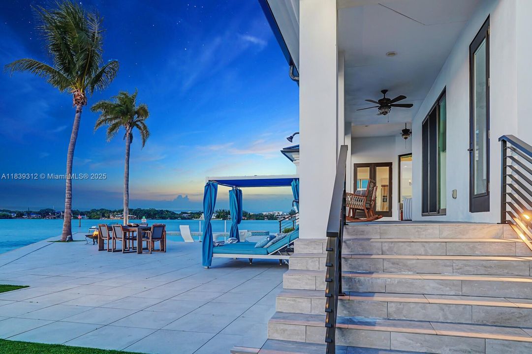 For Sale: $11,900,000 (3 beds, 3 baths, 2886 Square Feet)