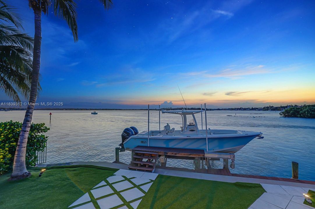 For Sale: $11,900,000 (3 beds, 3 baths, 2886 Square Feet)