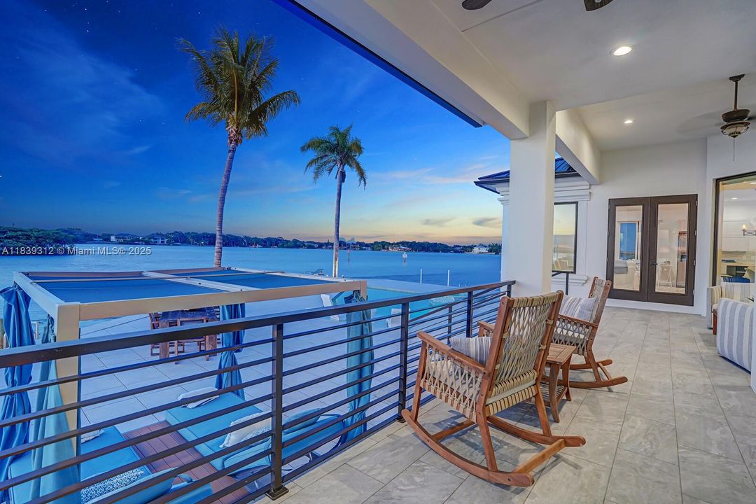 For Sale: $11,900,000 (3 beds, 3 baths, 2886 Square Feet)