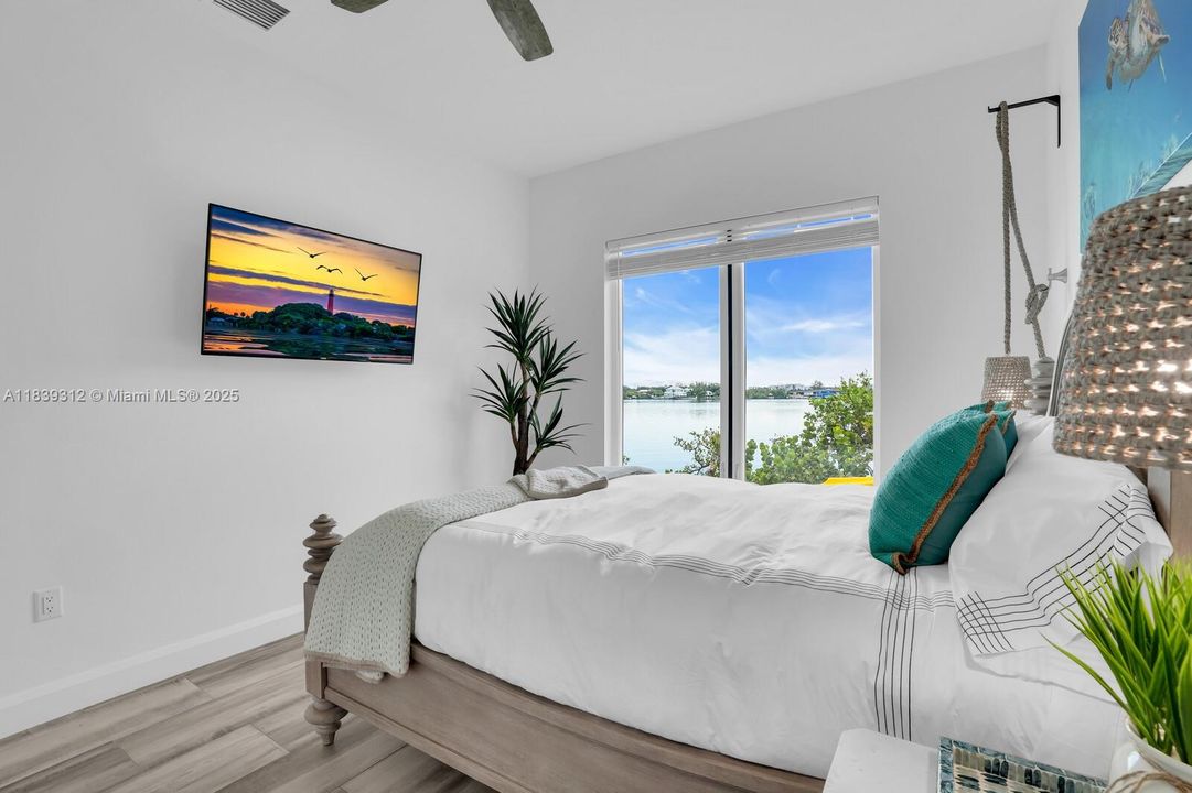 For Sale: $11,900,000 (3 beds, 3 baths, 2886 Square Feet)