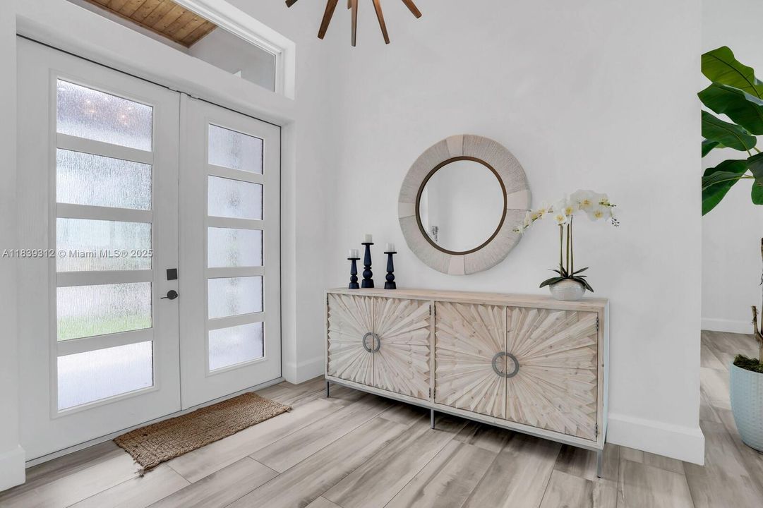 For Sale: $11,900,000 (3 beds, 3 baths, 2886 Square Feet)