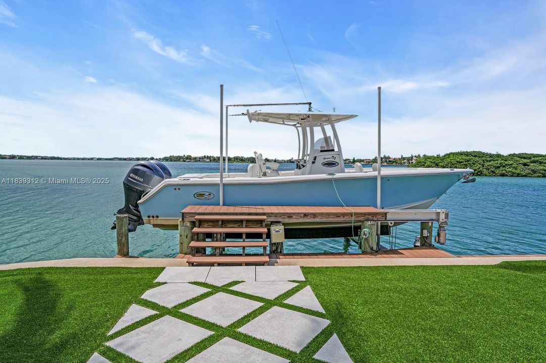 For Sale: $11,900,000 (3 beds, 3 baths, 2886 Square Feet)