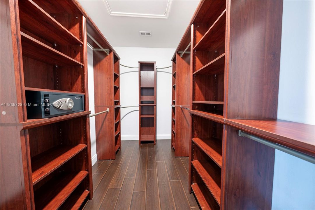 Недавно арендовано: $9,500 (5 спален, 4 ванн, 3791 Квадратных фут)