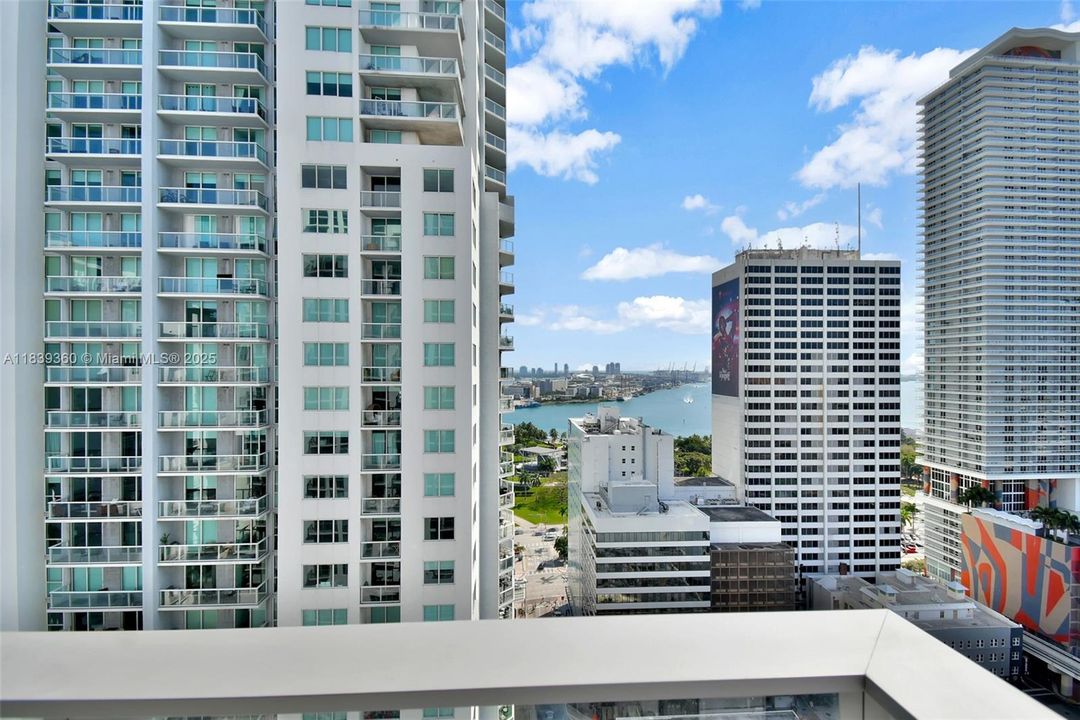 Недавно продано: $450,000 (1 спален, 1 ванн, 597 Квадратных фут)