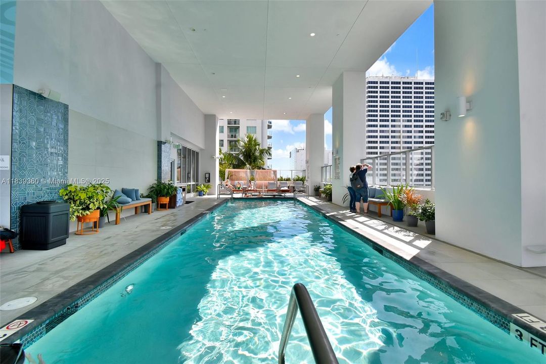 Недавно продано: $450,000 (1 спален, 1 ванн, 597 Квадратных фут)