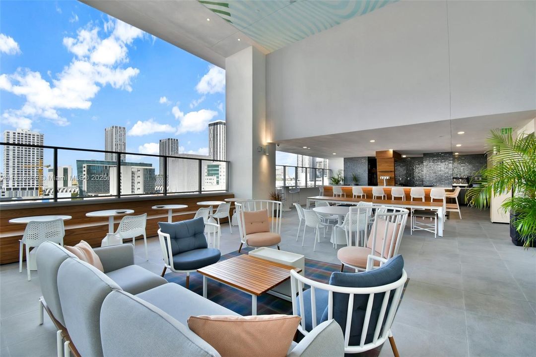 Недавно продано: $450,000 (1 спален, 1 ванн, 597 Квадратных фут)