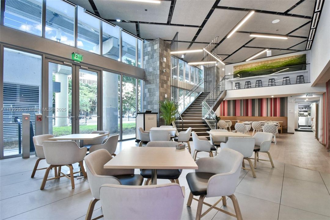 Недавно продано: $450,000 (1 спален, 1 ванн, 597 Квадратных фут)