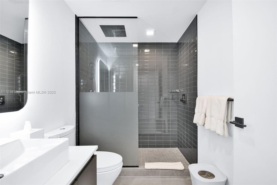 Недавно продано: $450,000 (1 спален, 1 ванн, 597 Квадратных фут)