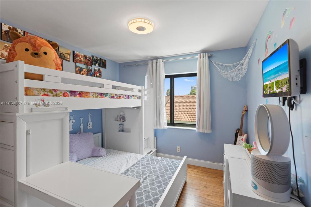 待售: $525,000 (3 贝兹, 2 浴室, 1299 平方英尺)