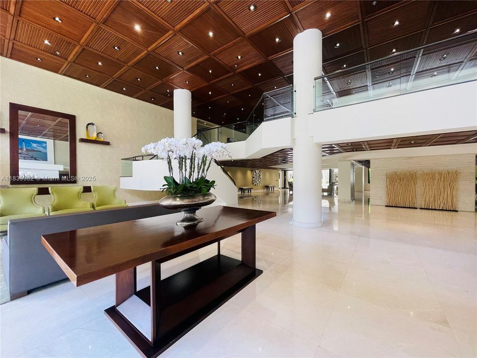 最近售出: $889,000 (1 贝兹, 2 浴室, 1059 平方英尺)