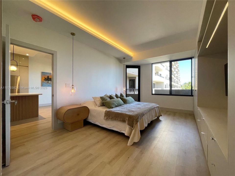 最近售出: $889,000 (1 贝兹, 2 浴室, 1059 平方英尺)