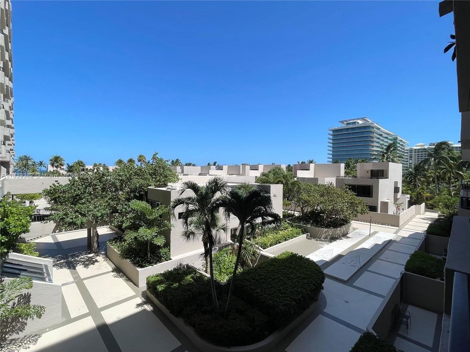 最近售出: $889,000 (1 贝兹, 2 浴室, 1059 平方英尺)