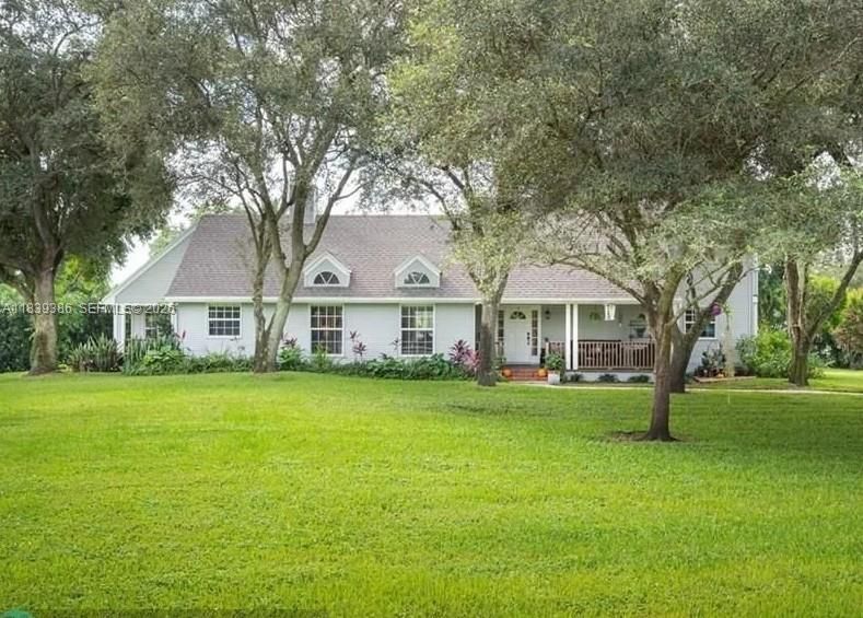 En Venta: $2,849,999 (4 camas, 3 baños, 2530 Pies cuadrados)