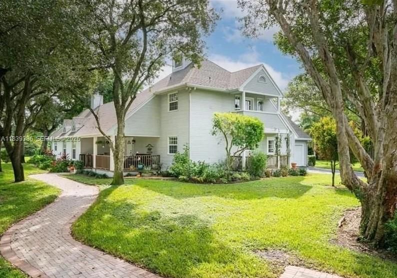 En Venta: $2,849,999 (4 camas, 3 baños, 2530 Pies cuadrados)