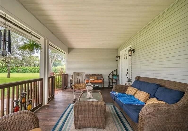 En Venta: $2,849,999 (4 camas, 3 baños, 2530 Pies cuadrados)