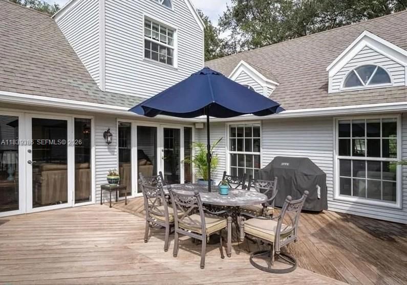 En Venta: $2,849,999 (4 camas, 3 baños, 2530 Pies cuadrados)