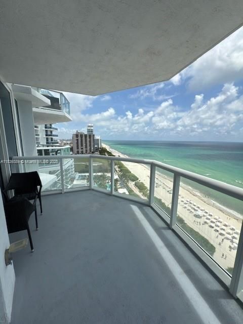 最近售出: $1,650,000 (2 贝兹, 2 浴室, 1126 平方英尺)