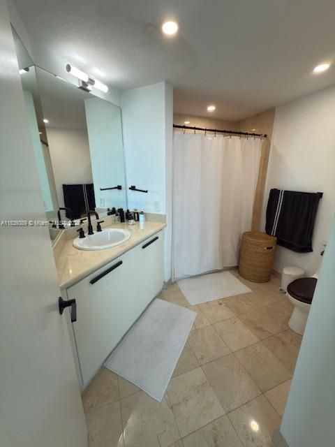 最近售出: $1,650,000 (2 贝兹, 2 浴室, 1126 平方英尺)