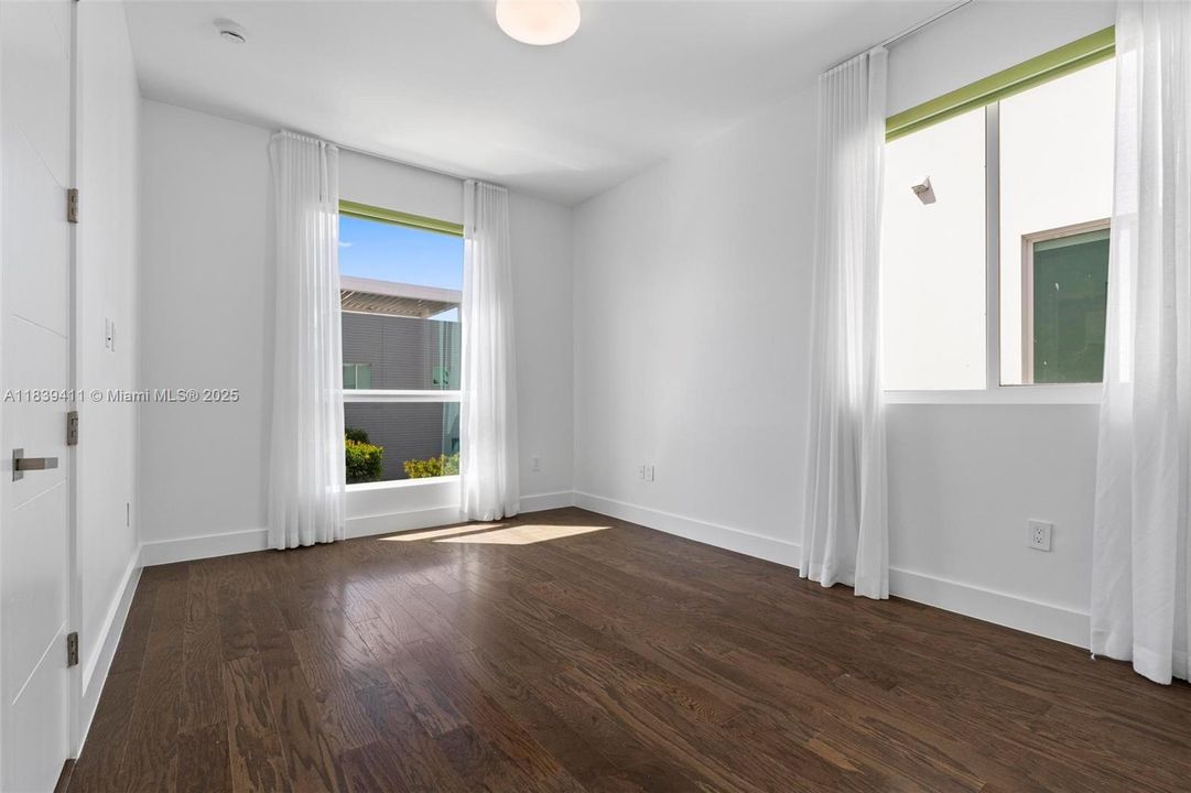 На продажу: $2,450,000 (5 спален, 4 ванн, 3537 Квадратных фут)