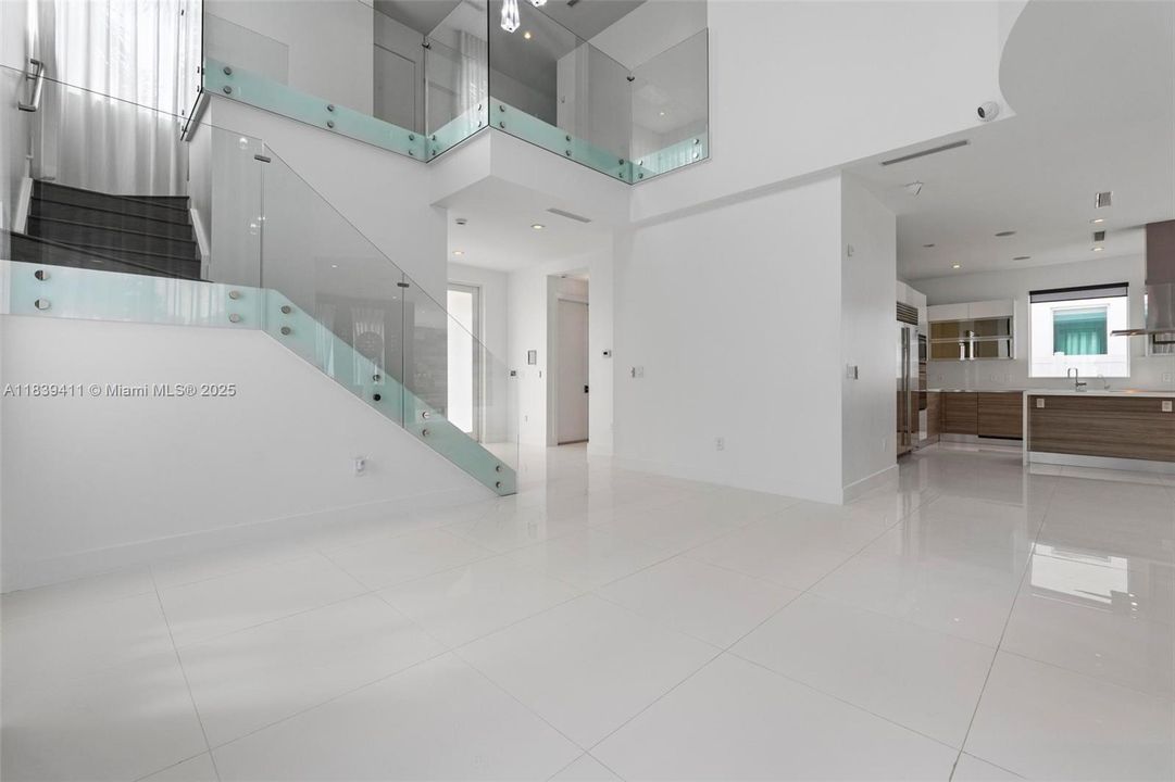 На продажу: $2,450,000 (5 спален, 4 ванн, 3537 Квадратных фут)