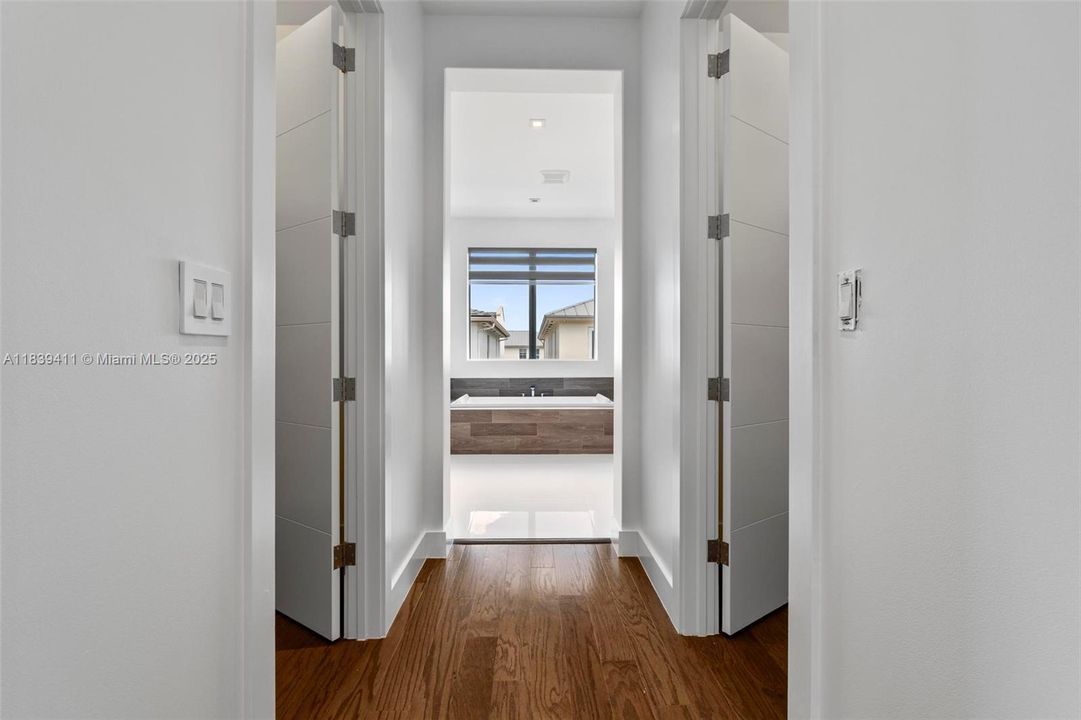 На продажу: $2,450,000 (5 спален, 4 ванн, 3537 Квадратных фут)