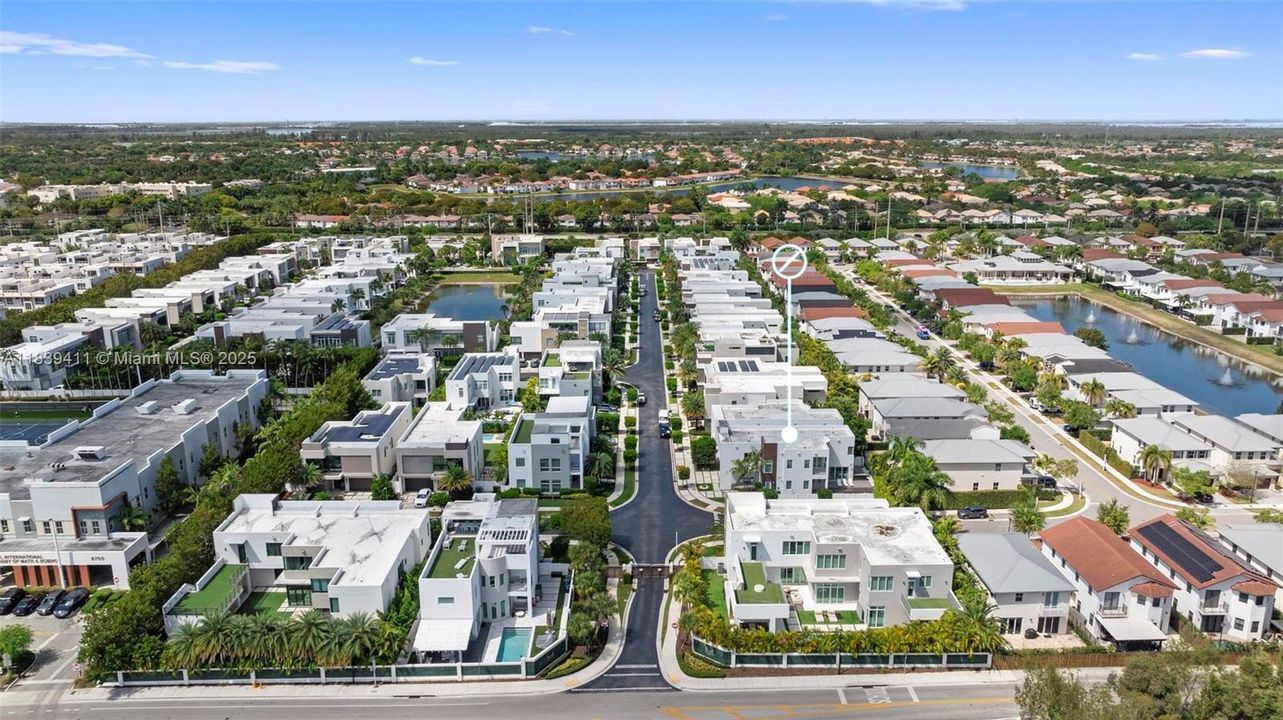 На продажу: $2,450,000 (5 спален, 4 ванн, 3537 Квадратных фут)