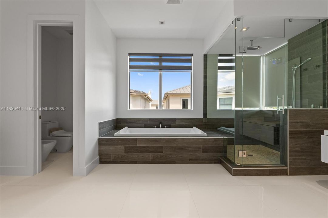 На продажу: $2,450,000 (5 спален, 4 ванн, 3537 Квадратных фут)