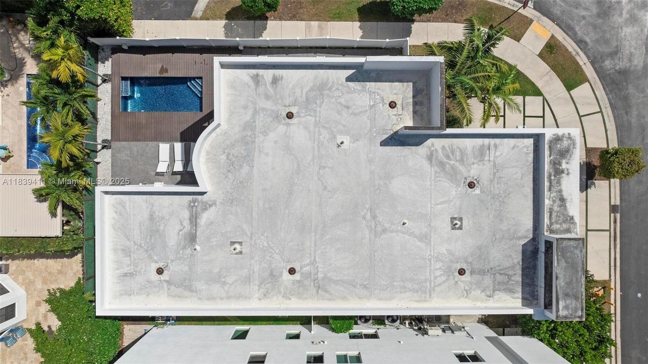 На продажу: $2,450,000 (5 спален, 4 ванн, 3537 Квадратных фут)