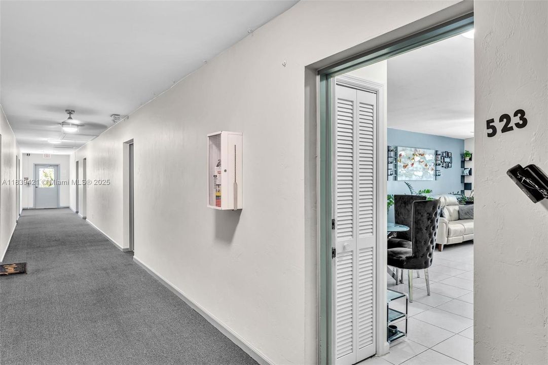 На продажу: $195,000 (2 спален, 2 ванн, 1100 Квадратных фут)