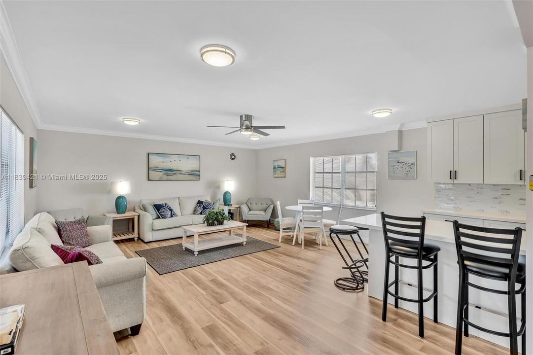 На продажу: $195,000 (2 спален, 2 ванн, 1100 Квадратных фут)