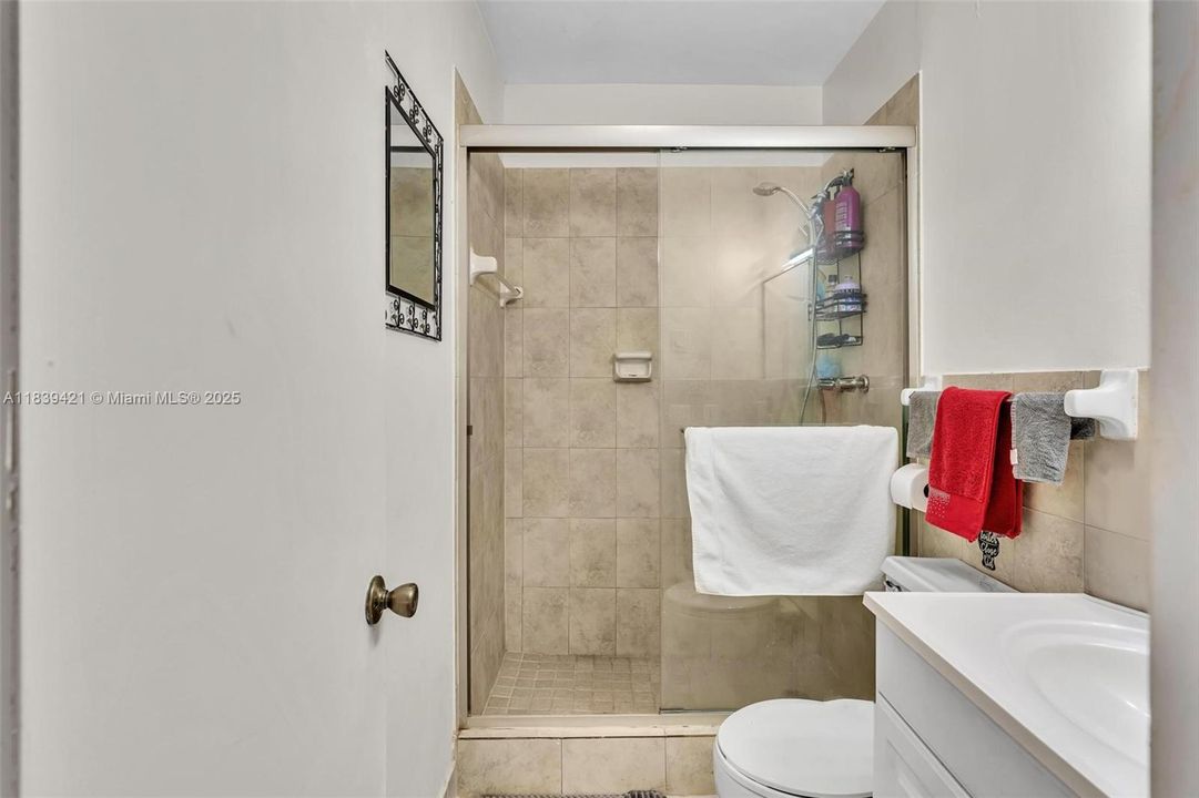 На продажу: $195,000 (2 спален, 2 ванн, 1100 Квадратных фут)