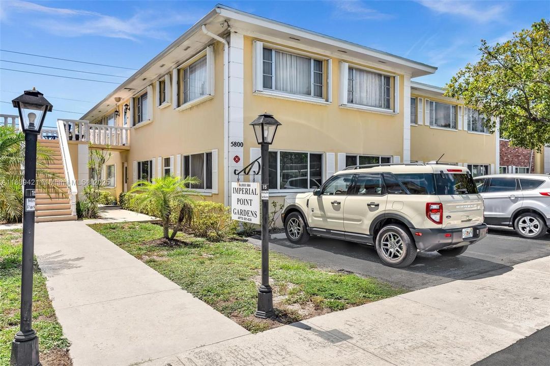 На продажу: $195,000 (2 спален, 2 ванн, 1100 Квадратных фут)