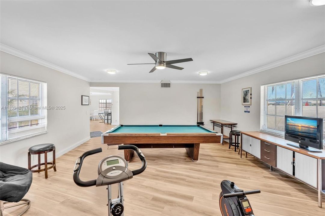 На продажу: $195,000 (2 спален, 2 ванн, 1100 Квадратных фут)