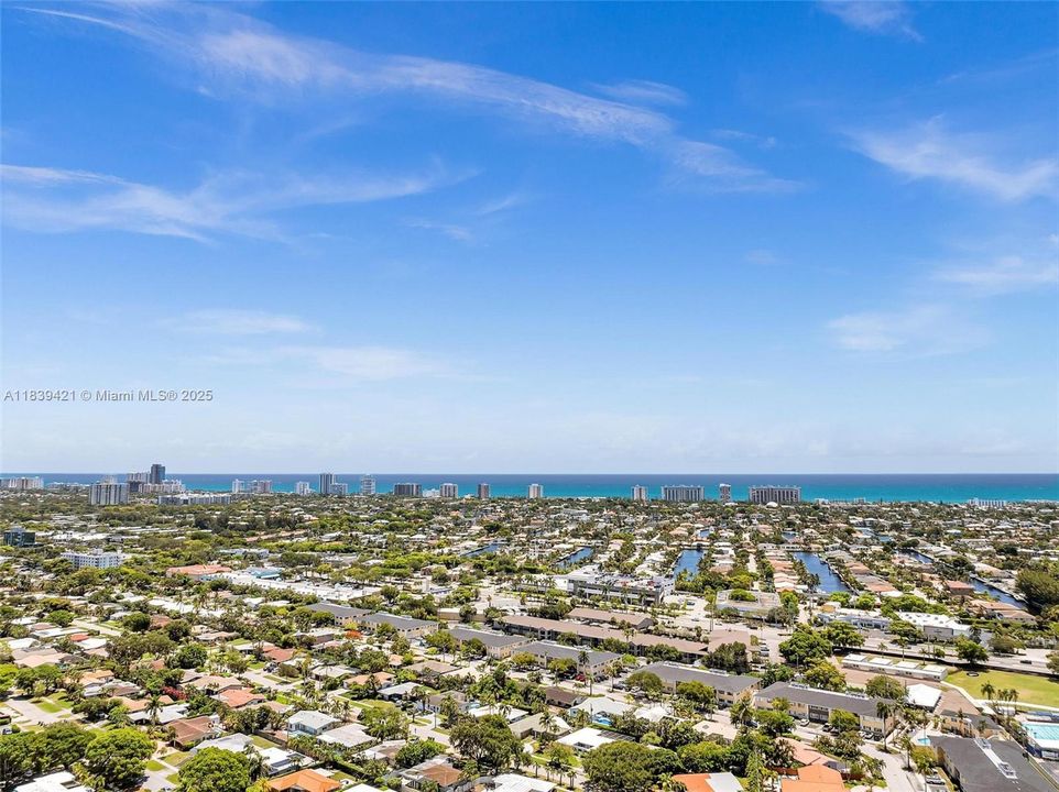 На продажу: $195,000 (2 спален, 2 ванн, 1100 Квадратных фут)