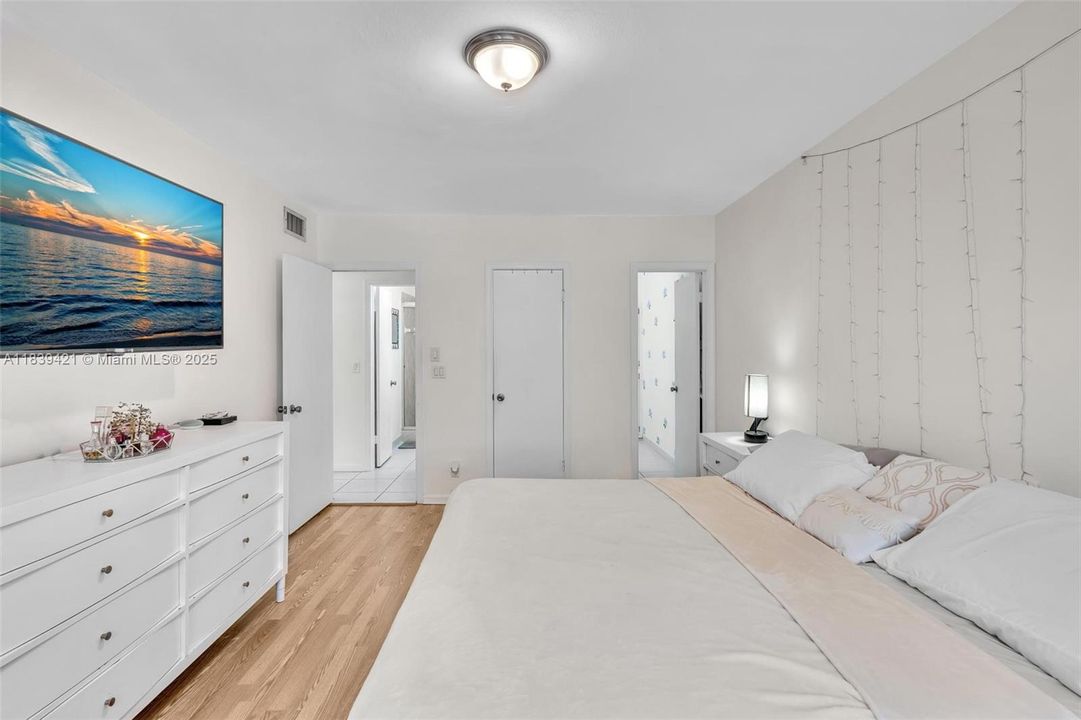 На продажу: $195,000 (2 спален, 2 ванн, 1100 Квадратных фут)