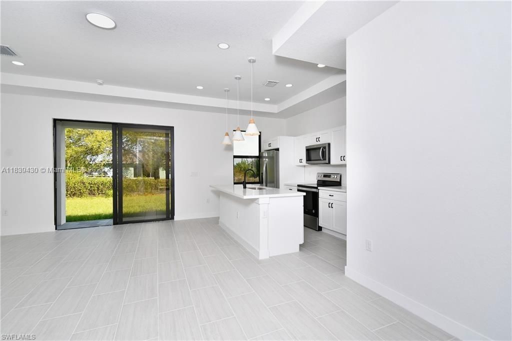 Activo con contrato: $304,000 (3 camas, 2 baños, 0 Pies cuadrados)