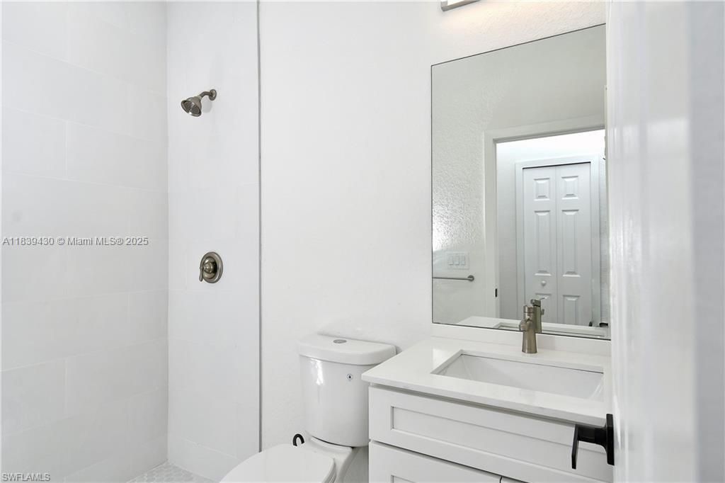 Activo con contrato: $304,000 (3 camas, 2 baños, 0 Pies cuadrados)