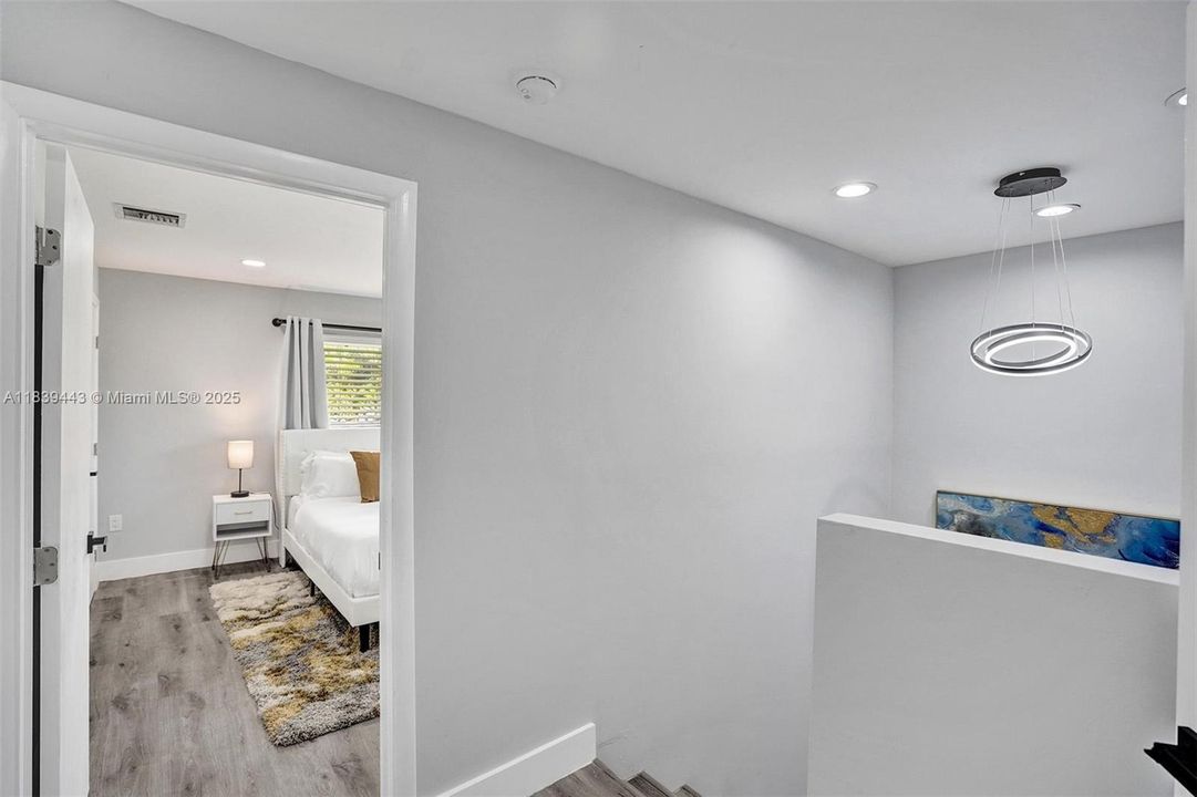 Recently Sold: $1,300,000 (6 beds, 4 baths, 3220 Square Feet)